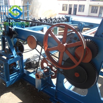 China Dubbele gekrimpde draadgashandmachine gegalvaniseerde roestvrijstalen weefmachine voor grootschalige productie leverancier